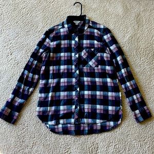 Ladies Orvis soft, flannel plaid button-down shirt, size small. Great condition!